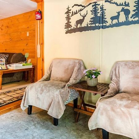 Pocono Cabin With Private Pool At Shawnee Mtn East Stroudsburg Eksteriør billede