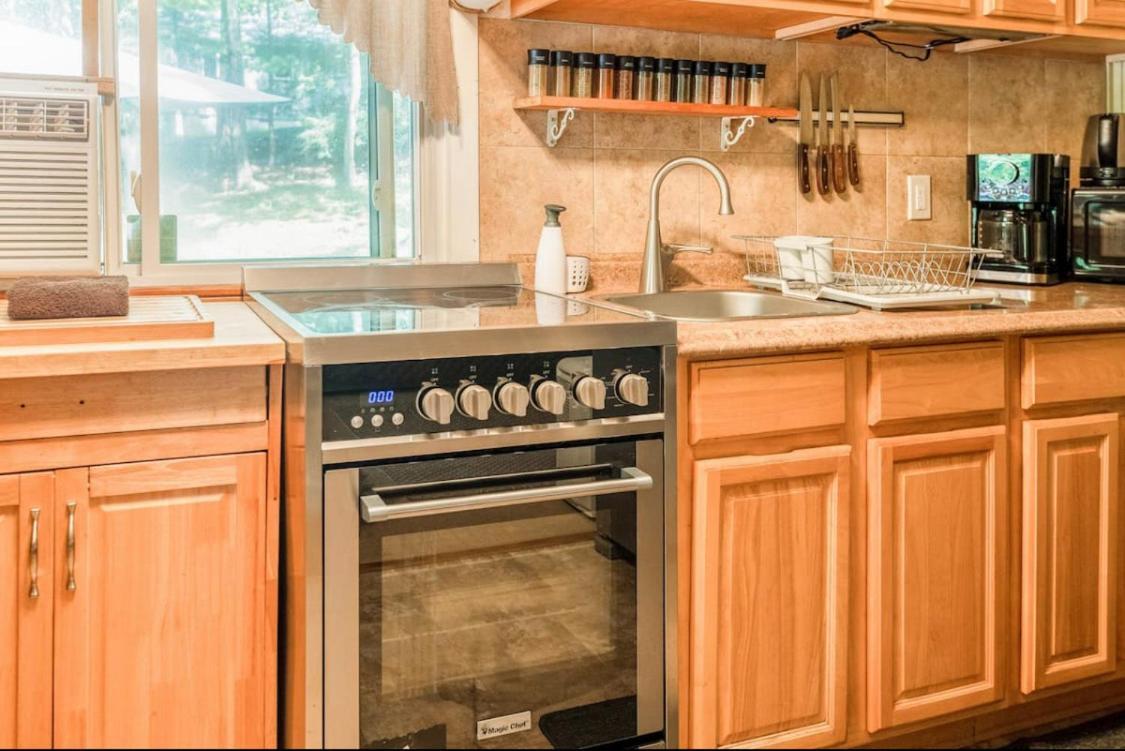 Pocono Cabin With Private Pool At Shawnee Mtn East Stroudsburg Eksteriør billede