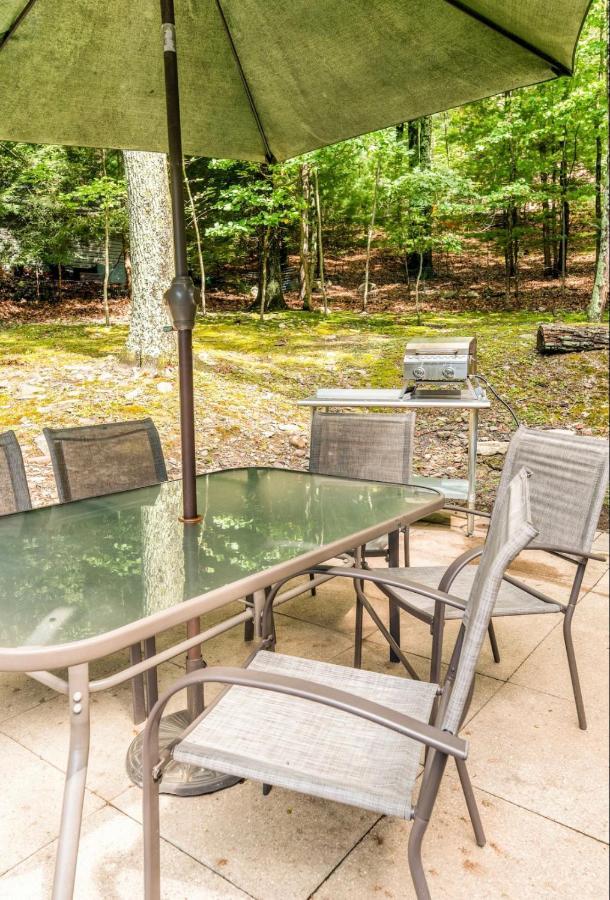 Pocono Cabin With Private Pool At Shawnee Mtn East Stroudsburg Eksteriør billede