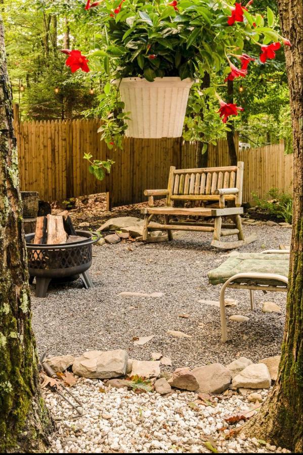 Pocono Cabin With Private Pool At Shawnee Mtn East Stroudsburg Eksteriør billede